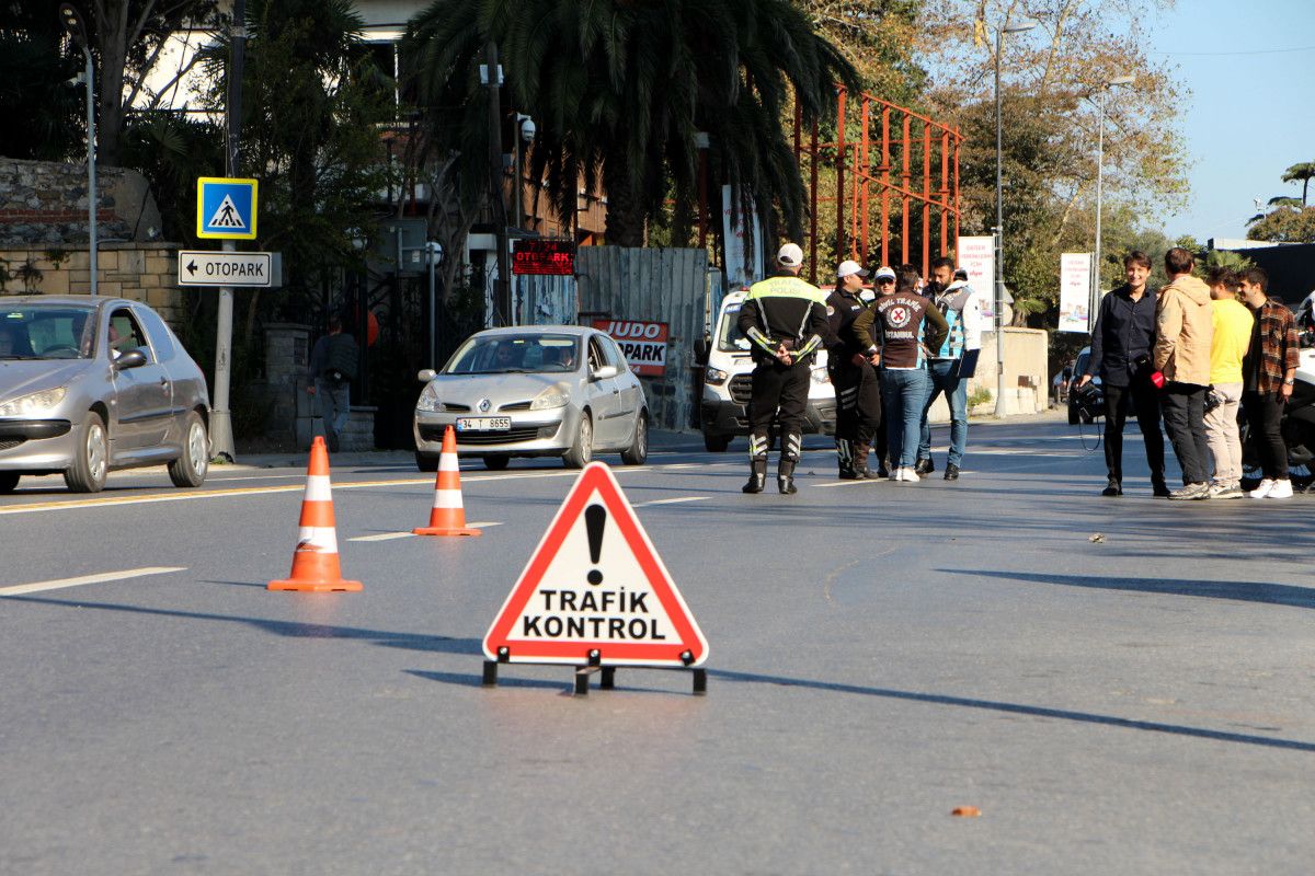 İstanbul'da floresan ceket giymeden scooter kullananlara 7 numaralı ceza