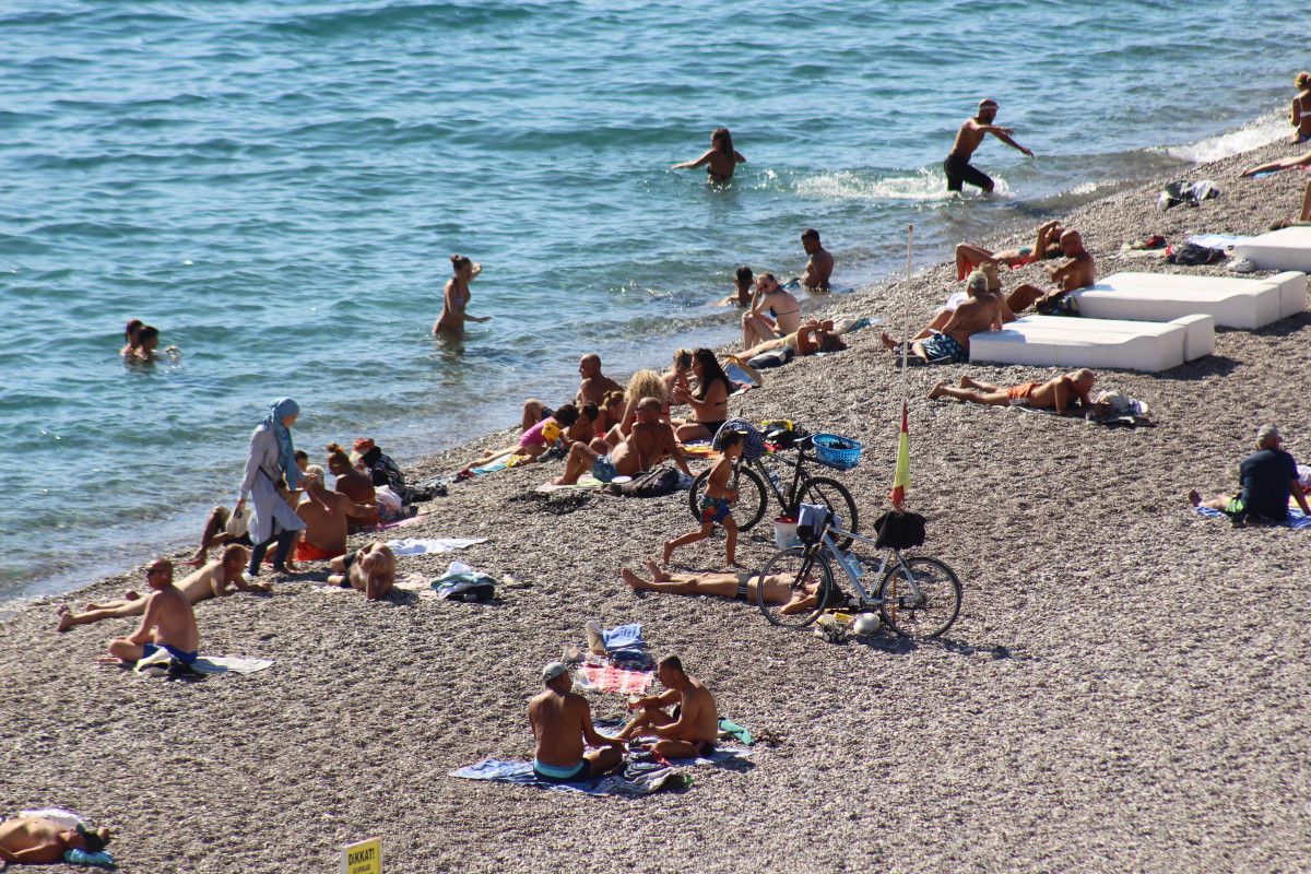 Antalya ve Bodrum'daki plajlar doldu #5