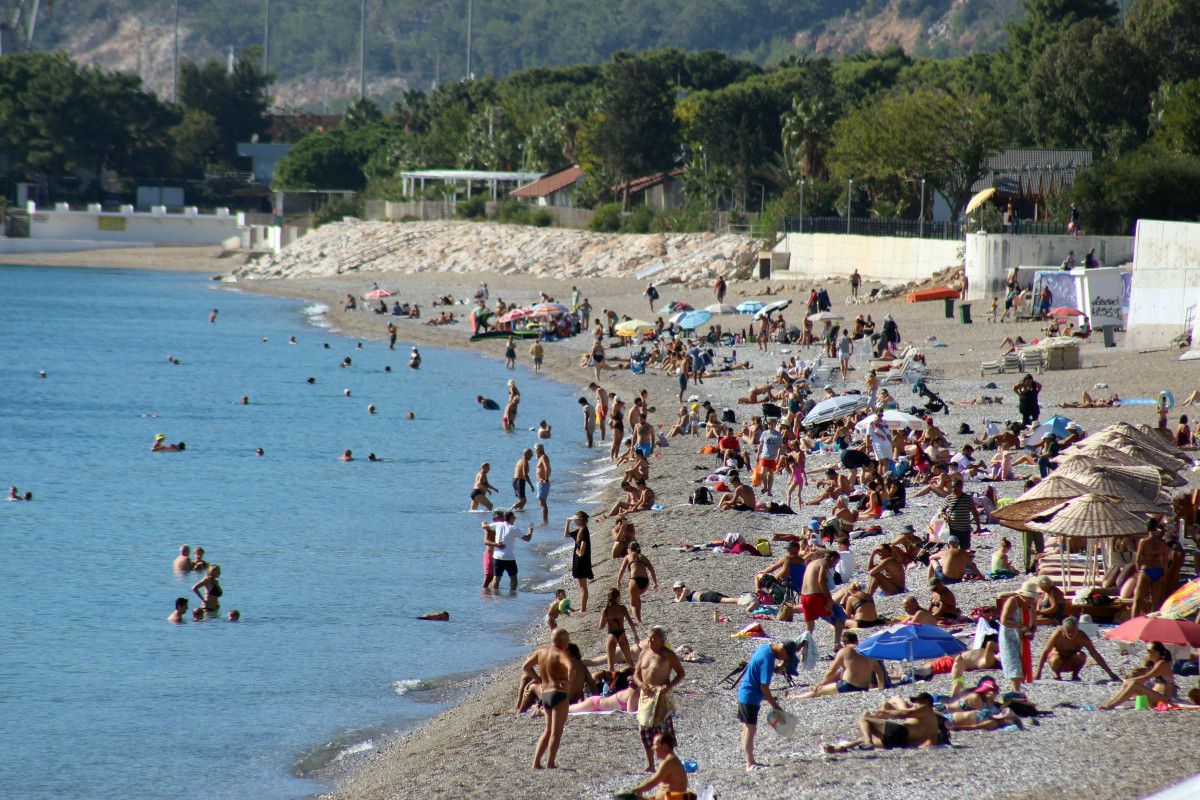 Antalya ve Bodrum'daki plajlar doldu #4