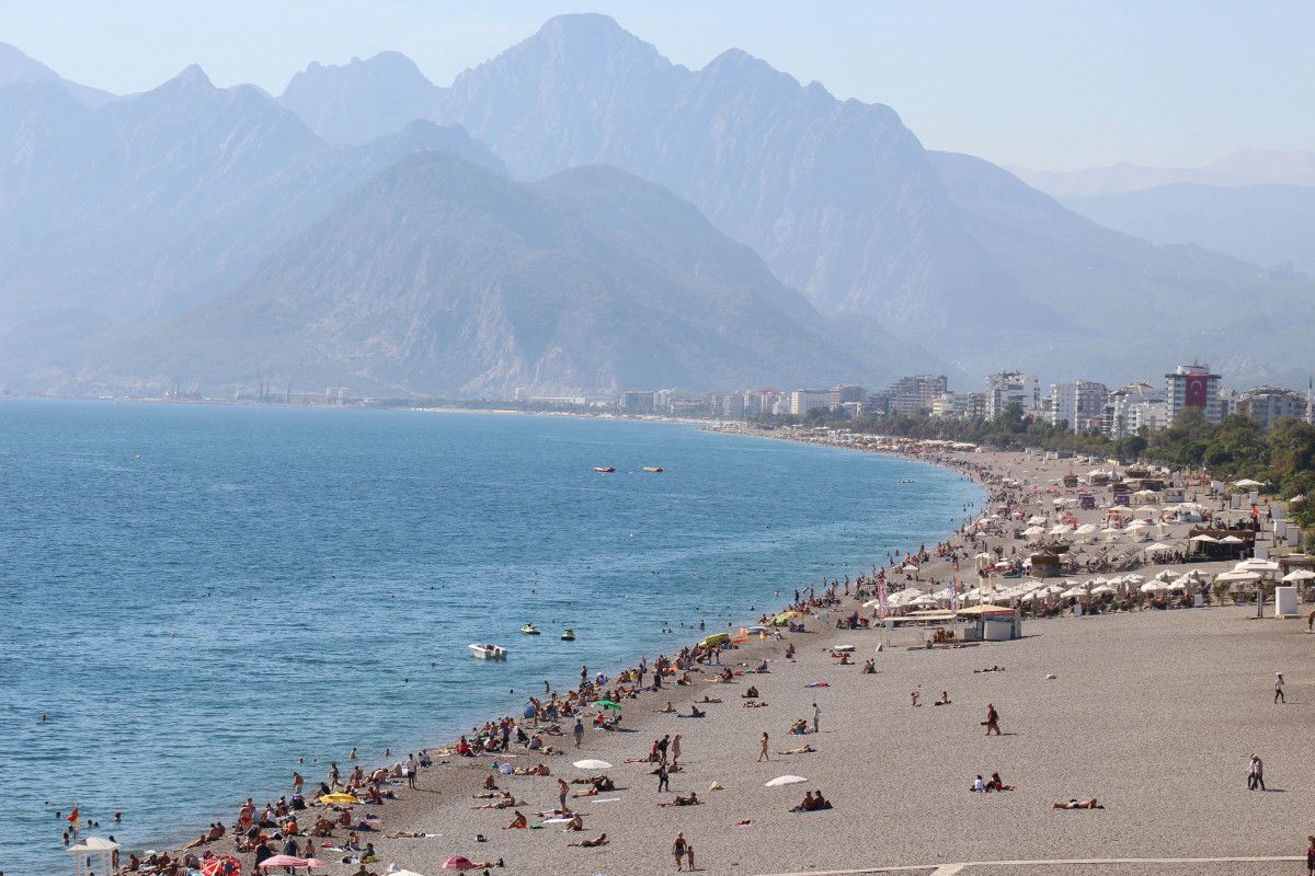 Antalya ve Bodrum'daki plajlar doldu #8