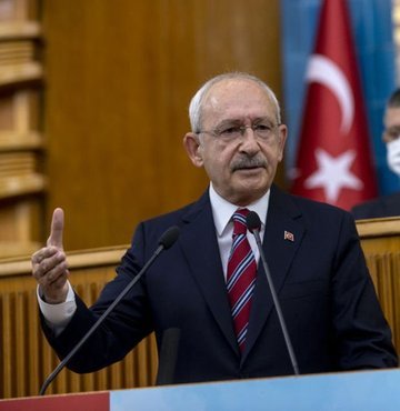 CHP lideri Kemal Kılıçdaroğlu partisinin grup toplantısında konuşuyor