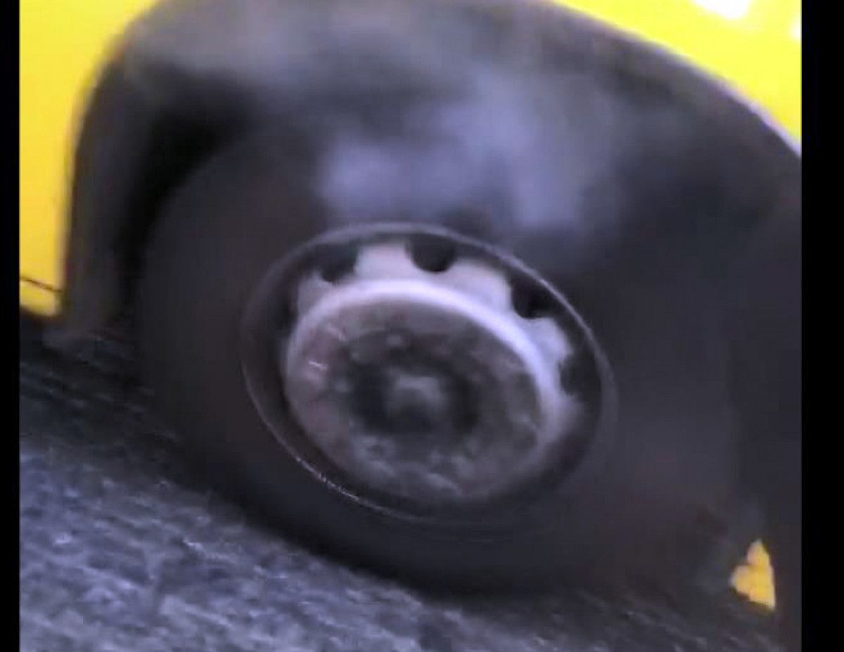 Avcılar #1'de metrobüs yolcuları lastiğinden yükselen dumanla tahliye edildi