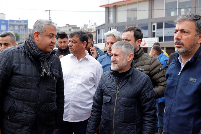 Nebati Hazine ve Maliye Bakanı, selden zarar gören Şanlıurfa'da incelemelerde bulundu.