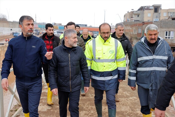 Nebati Hazine ve Maliye Bakanı, selden zarar gören Şanlıurfa'da incelemelerde bulundu.