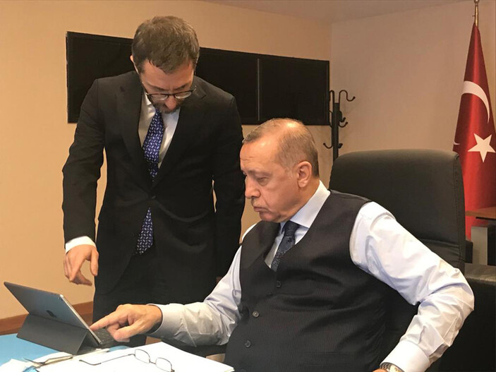 Fahrettin Altun'dan kendisine yöneltilen suçlamalara yanıt: Cumhurbaşkanı Erdoğan ile çalışmak büyük bir onur