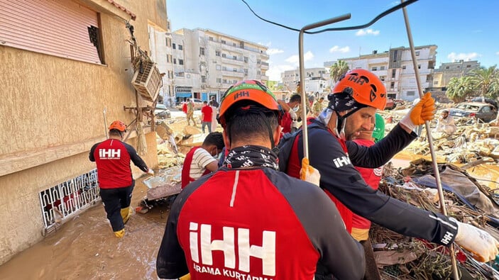 Libya'da sel! İHH 15 kişilik ekibiyle felaket bölgesinde